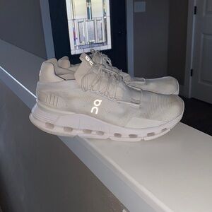 On cloud nova running shoes